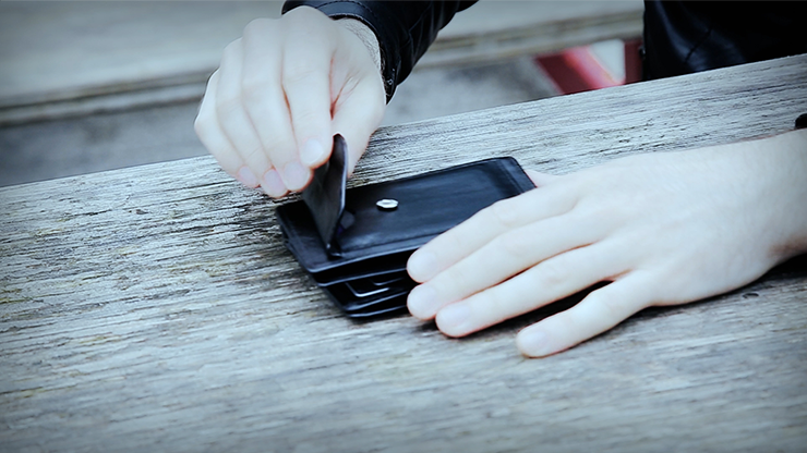 Phantom Wallet by Sylvain Vip & Maxime Schucht & Marchand de Trucs - Image 6