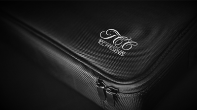 Close-Up Bag by TCC - Image 4