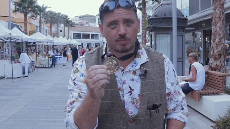 The Medal BLUE by Harry Robson & Matthew Wright - Image 6