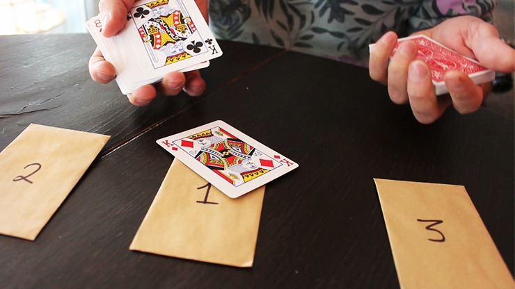 HUE Red, Gimmicks and Online Instructions by Kaan Agdokan and MagicfromHolland - Image 2