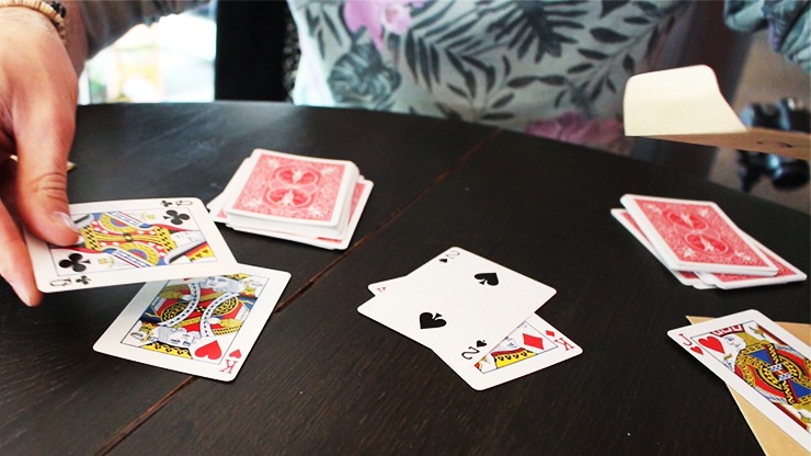 HUE Red, Gimmicks and Online Instructions by Kaan Agdokan and MagicfromHolland - Image 6