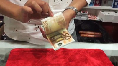 Flash Cash 2.0, Euro by Alan Wong & Albert Liao - Image 3