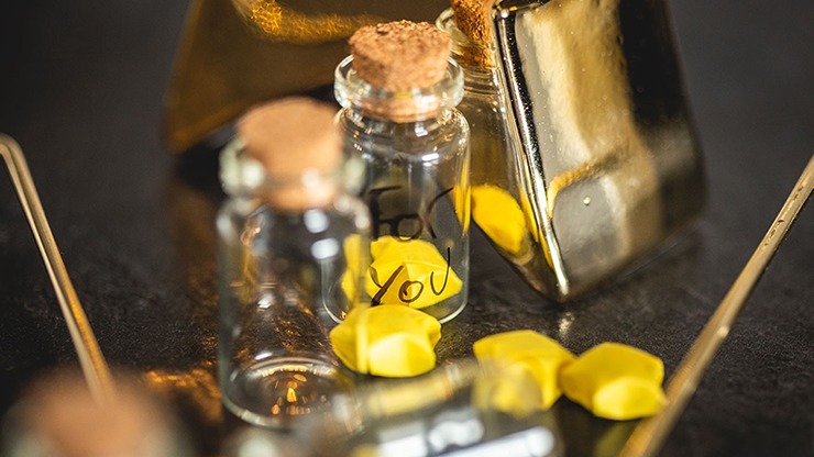 Shooting Star, Gimmicks & Online Instructions by G and Black Rose 1584