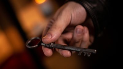 Haunted Key Deluxe, Gimmicks and Online Instruction by Murphy's Magic - Image 6
