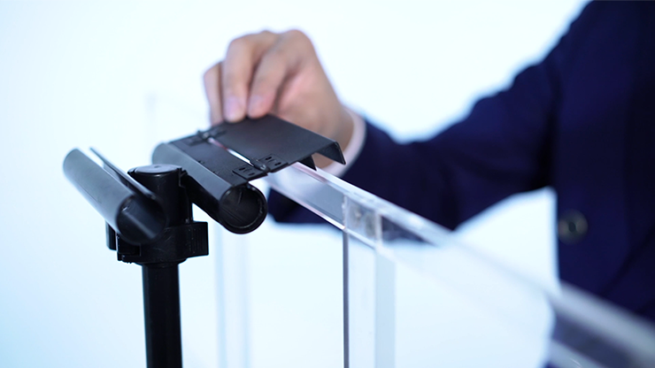 Tic Tac Toe X, Stage, Gimmick and Online Instructions by Bond Lee and Kaifu Wang - Image 3