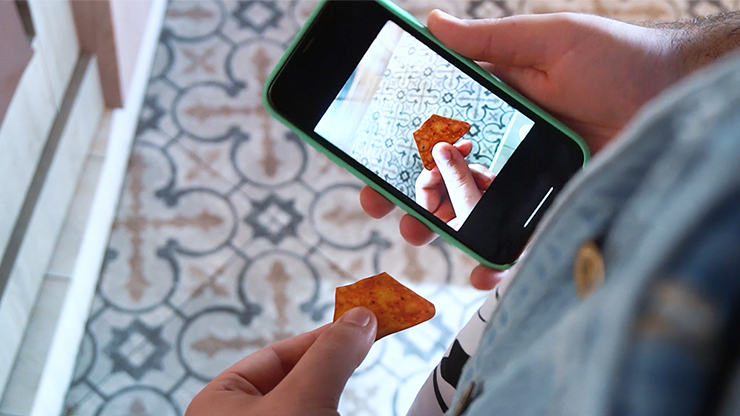 DORITO BITE, Gimmicks and online Instructions by Julio Montoro and Gabbo Torres - Image 5