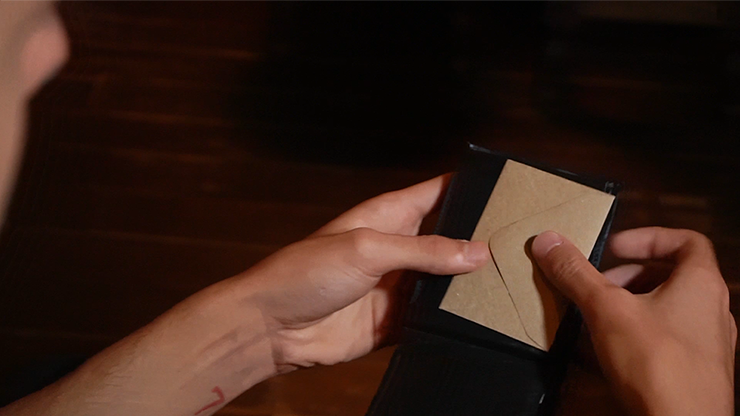 SWITCHVELOPE, Gimmicks and online Instructions by The Craziest - Image 3