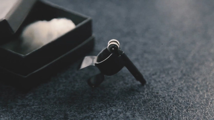 FINGER FLASHER by Jean-Luc Bertrand - Image 2