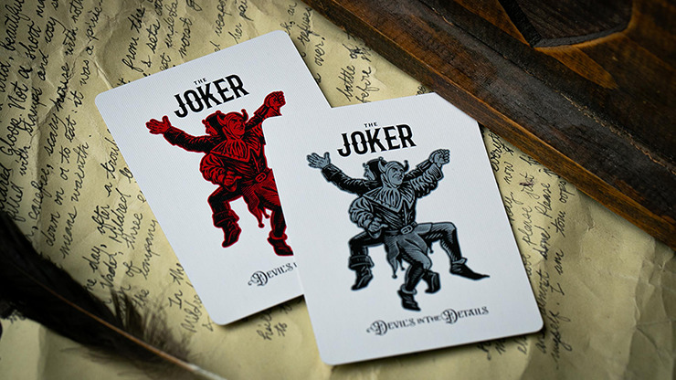 Devil's in the Details Glamourous Gold Playing Cards by Riffle Shuffle - Image 6