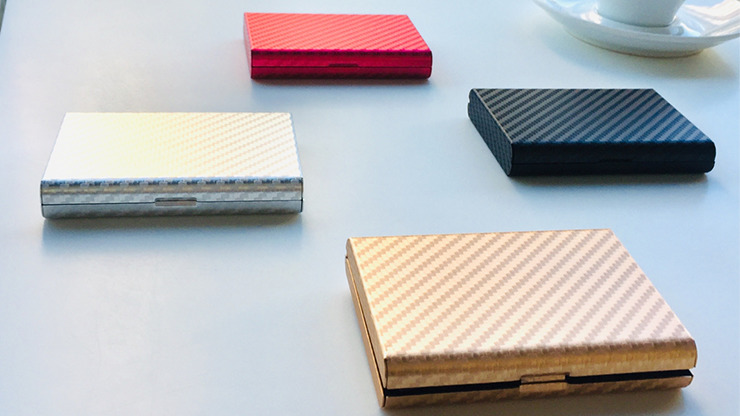 BURNOUT 2.0 CARBON GOLD by Victor Voitko (Gimmick and Online Instructions) - Image 2