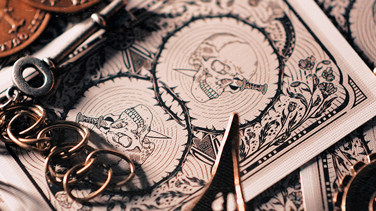 SVNGALI 06: Skull and Dagger Playing Cards - Image 3