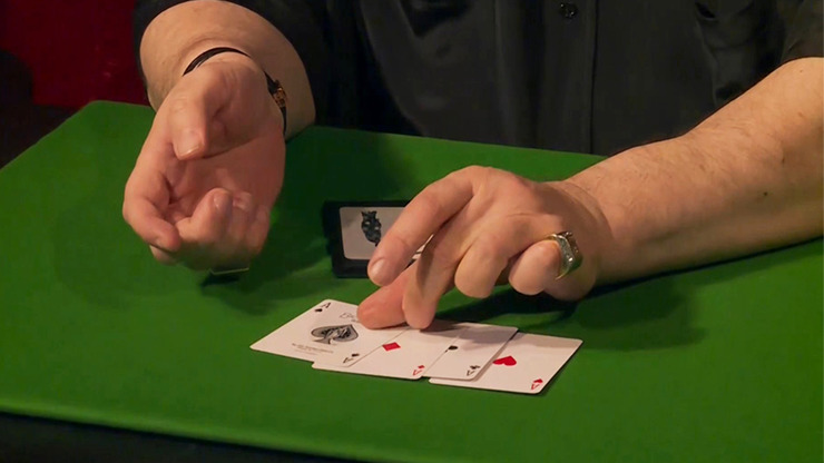 Extraordinary Card, Gimmicks and Online Instructions by Dominique Duvivier - Image 3