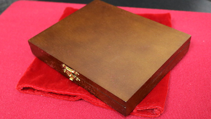 THE PUZZLE, Gimmick and Online Instructions by White Rabbit Magic