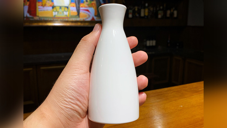 The Chinese Flagon SMALL, Gimmick and Online Instructions by Bacon Magic - Image 2