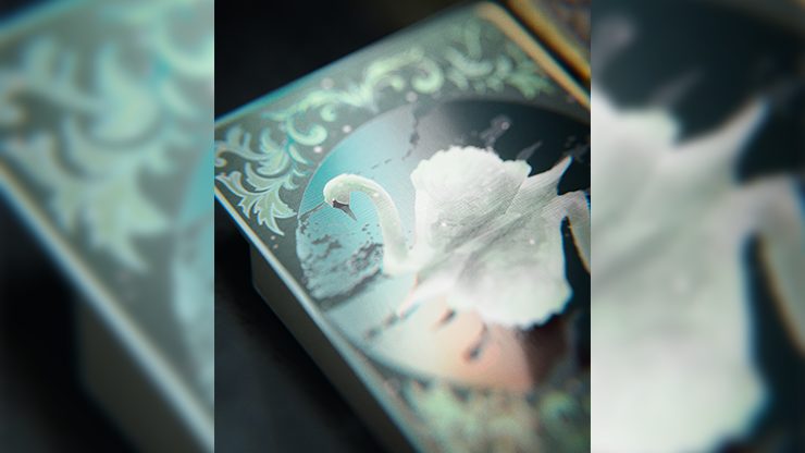 Entwined V3 Winter Gold Playing Cards - Image 3