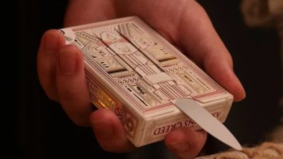 Assassin's Creed Legacy, Hidden Blade White Playing Cards - Image 6
