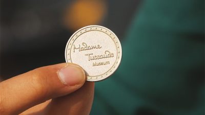 Token of Fame by Jos Cambra - Image 2